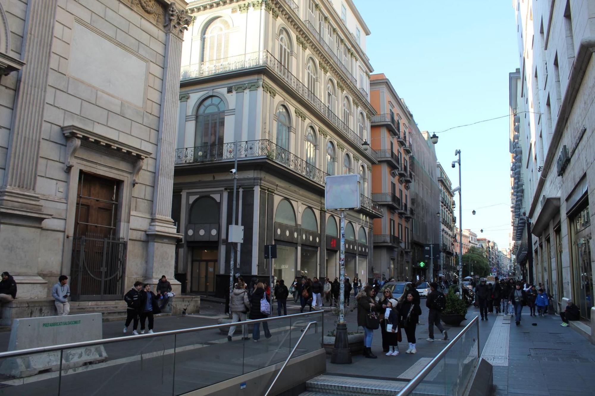 Blackwoody Contemporary Rooms - Napoli Centro Storico Via Toledo Exterior foto