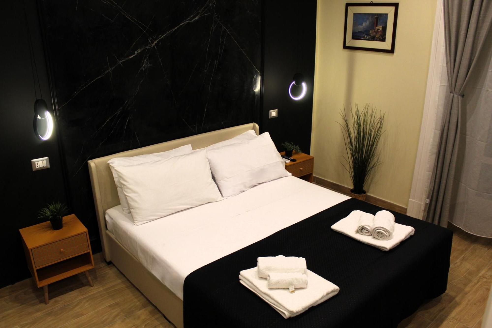 Blackwoody Contemporary Rooms - Napoli Centro Storico Via Toledo Exterior foto