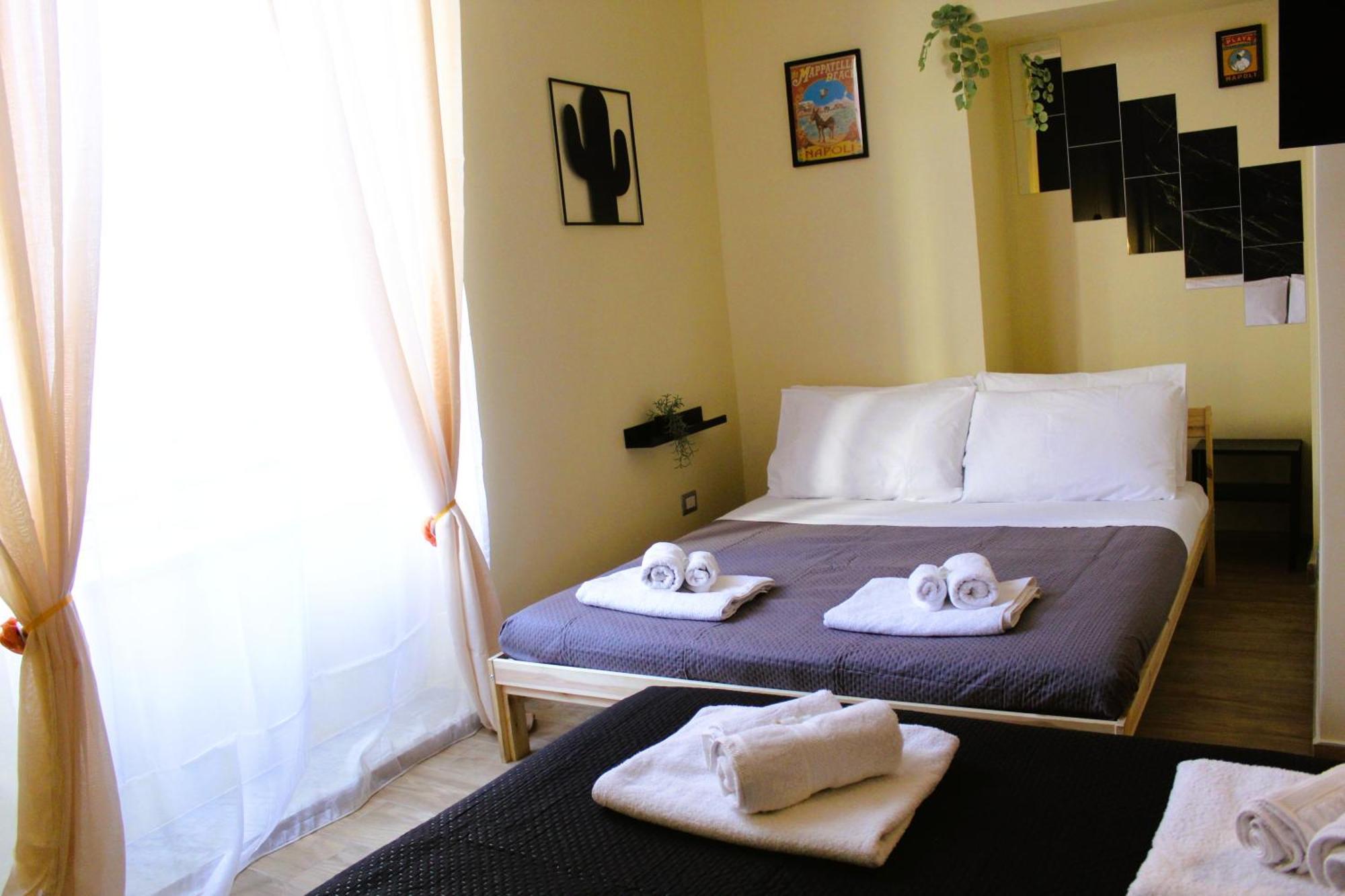Blackwoody Contemporary Rooms - Napoli Centro Storico Via Toledo Exterior foto